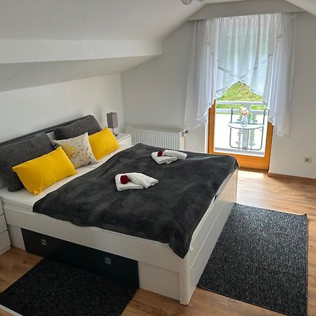 Ferienwohnung Waldblick, Faaker See Oberaichwald  Bagian luar foto