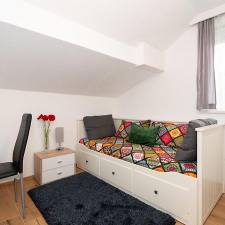 Ferienwohnung Waldblick, Faaker See Oberaichwald  Bagian luar foto